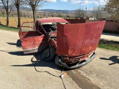 Kastamonu&rsquo;da iki otomobil &ccedil;arpıştı: 3 yaralı
