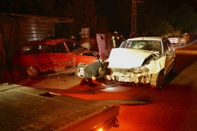 Kastamonu&rsquo;da iki otomobil &ccedil;arpıştı: 8 yaralı
