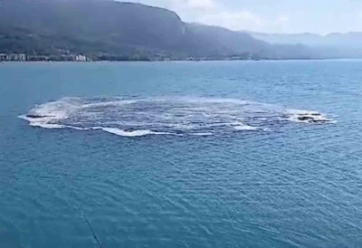 Kastamonu&rsquo;da ilgin&ccedil; olay: Deniz 10 dakika boyunca kabarınca vatandaşlar panik yaşadı
