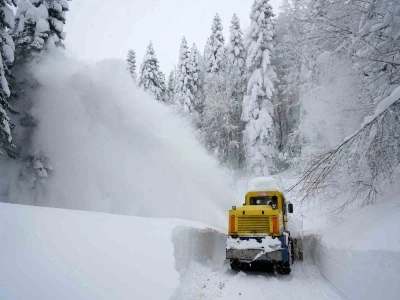 Kastamonu&rsquo;da kar sebebiyle 102 k&ouml;ye ulaşım sağlanamıyor
