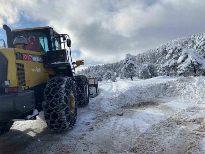 Kastamonu&rsquo;da kar sebebiyle 611 k&ouml;ye ulaşım sağlanamıyor
