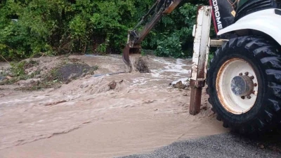 Kastamonu&rsquo;da kuvvetli sağanak ve heyelanlar ulaşımı olumsuz etkiledi
