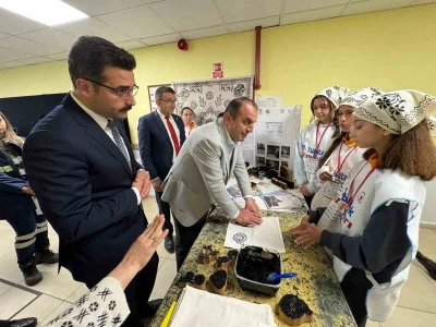 Kastamonu&rsquo;da &ouml;ğrenciler yaptıkları bilimsel &ccedil;alışmaları sergiledi
