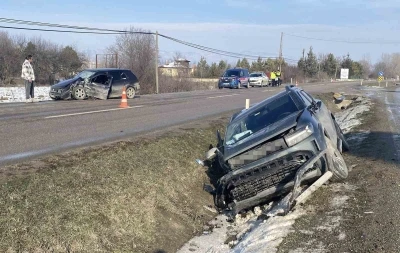 Kastamonu&rsquo;da otomobil ile cip &ccedil;arpıştı: 3 yaralı
