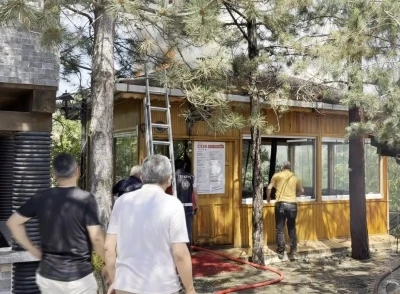 Kastamonu&rsquo;da tesiste &ccedil;ıkan yangın ormana sı&ccedil;ramadan s&ouml;nd&uuml;r&uuml;ld&uuml;
