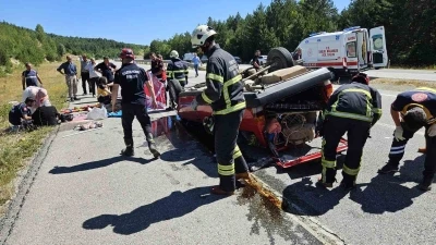 Kastamonu&rsquo;da Tofaş marka otomobil takla attı: 3 yaralı

