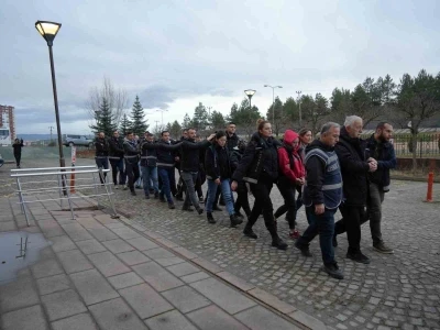 Kastamonu&rsquo;da uyuşturucu operasyonunda yakalanan 12 ş&uuml;pheli adliyeye sevk edildi
