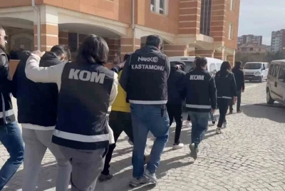 Kastamonu&rsquo;da uyuşturucuyla yakalanan 3 sanığa 12&rsquo;şer yıl hapis
