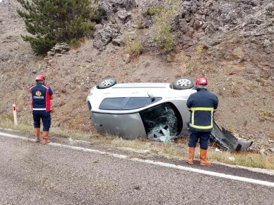 Kastamonu’da yoldan çıkan otomobil takla attı: 2 yaralı

