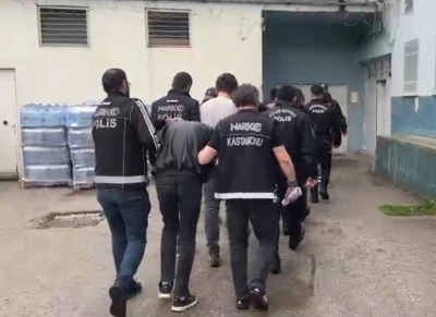 Kastamonu&rsquo;da zehir tacirlerine y&ouml;nelik oerasyonda 5 ş&uuml;pheli tutuklandı
