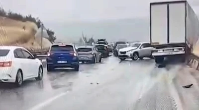 Kastamonu&rsquo;da zincirleme trafik kazası kamerada
