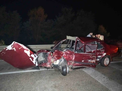 Kastamonu’da zincirleme trafik kazasında Tofaş hurda yığınına döndü
