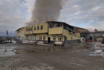 Kastamonu&rsquo;daki fabrika yangını kontrol altına alındı
