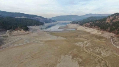Kastamonu’nun su ihtiyacını karşılayan baraj gölünün büyük kısmı kurudu
