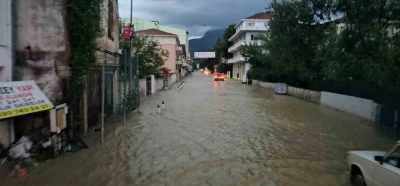 Kastamonu&rsquo;yu sel vurdu: İş yerleri, evler ve ara&ccedil;lar su altında kaldı
