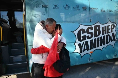 Katar&rsquo;da mahsur kalan T&uuml;rk sporcular memleketine d&ouml;nd&uuml;

