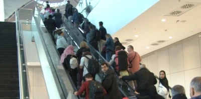 Katar&rsquo;da mahsur kalan T&uuml;rk vatandaşları T&uuml;rkiye&rsquo;ye d&ouml;nd&uuml;
