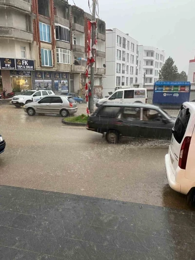 Kavak&rsquo;ta sağanak yağış
