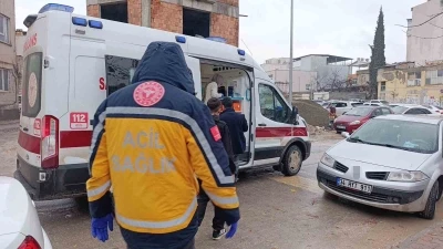 Kavgada bacağından bı&ccedil;aklanarak yaralandı
