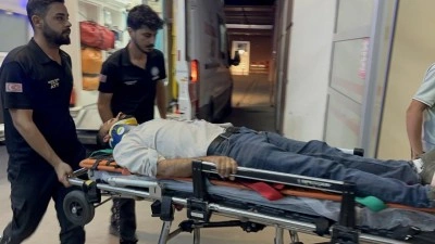 Kavgayı ayırmak isterken darp edildi