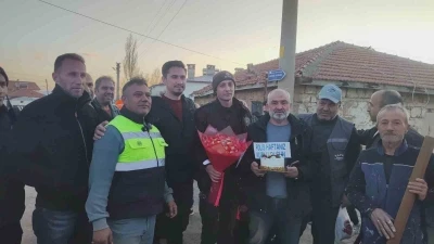Kavgayı ayırmaya gelen polisleri davul-zurnayla karşıladılar
