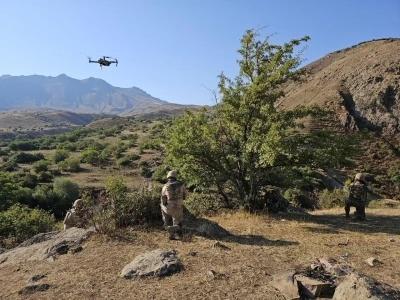 Kaybolan koyunları jandarma dronla buldu
