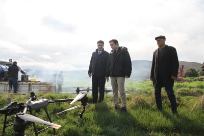 Kaymakam Altuntaş drone ile g&uuml;breleme &ccedil;alışmalarını inceledi
