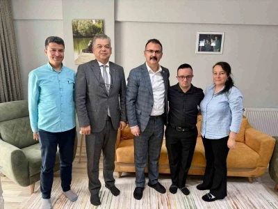 Kaymakam Ateş, &ouml;ğrencilerin evine konuk oldu
