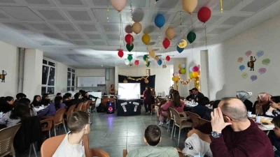 Kaymakam Dalak, miniklerle aynı sofrada oru&ccedil; a&ccedil;tı
