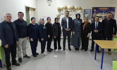 Kaymakam Dalak &ouml;ğrencilerle aynı sofrada iftar a&ccedil;tı
