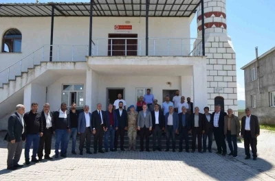 Kaymakam Koşansu k&ouml;y k&ouml;y gezerek vatandaşların talebini dinliyor
