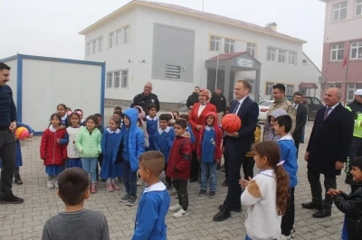 Kaymakam Koşansu: &quot;Eğitime ve spora yatırım, geleceğe yatırımdır’’
