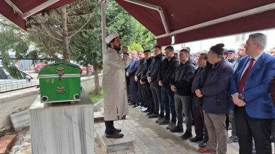 Kaymakam Krut&rsquo;un yaralandığı kazada vefat eden ara&ccedil; s&uuml;r&uuml;c&uuml;s&uuml; son yolculuğuna uğurlandı
