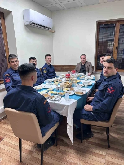 Kaymakam Odabaş Sahil G&uuml;venlik personeliyle iftar yaptı

