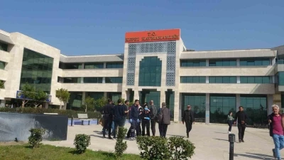 Kaymakamlık binasında ateş a&ccedil;arak kendini odaya kilitleyen şahıs teslim oldu
