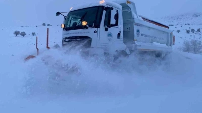 Kayseri B&uuml;y&uuml;kşehir 10 il&ccedil;ede 155 kırsal mahalle yolunu ulaşıma a&ccedil;tı
