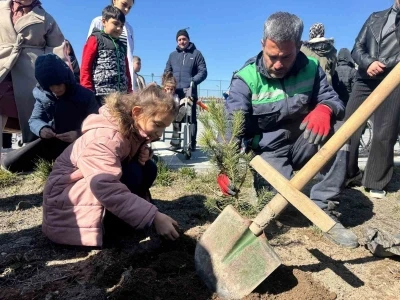 Kayseri B&uuml;y&uuml;kşehir&rsquo;den &ouml;zel &ccedil;ocuklarla anlamlı ağa&ccedil; dikim etkinliği
