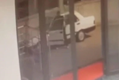 Kayseri&rsquo;de 1 kişinin &ouml;ld&uuml;ğ&uuml;, 2 kişinin de yaralandığı bı&ccedil;aklı kavganın g&ouml;r&uuml;nt&uuml;leri ortaya &ccedil;ıktı
