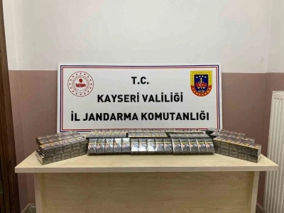 Kayseri’de 3 farklı tırdan 770 paket kaçak sigara ele geçirildi
