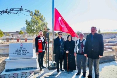 Kayseri&rsquo;de bayram &ouml;ncesi şehit kabirlerine anlamlı ziyaret

