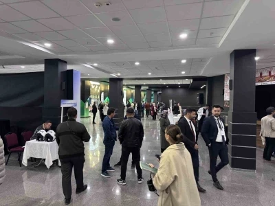 Kayseri&rsquo;de bin 500 işsiz işverenle buluştu
