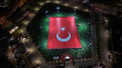 Kayseri&rsquo;de d&uuml;nyanın en b&uuml;y&uuml;k T&uuml;rk bayrağı a&ccedil;ıldı
