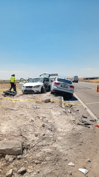 Kayseri&rsquo;de feci kaza: 2 &ouml;l&uuml;, 9 yaralı
