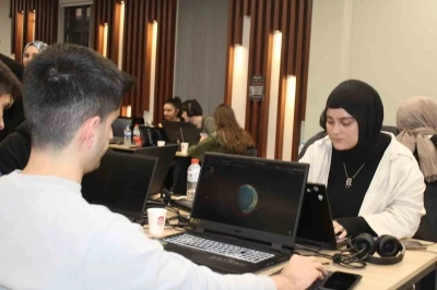 Kayseri&rsquo;de gen&ccedil;leri uzayla buluşturan TUA Astro Hackathon Yarışması başladı
