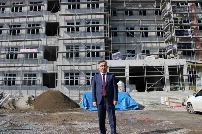 Kayseri&rsquo;de ikili eğitimi sona erdirecek okulların inşaatları devam ediyor
