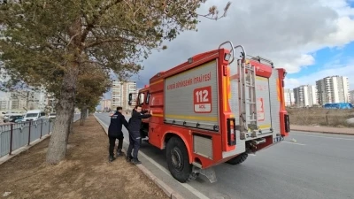 Kayseri&rsquo;de kuvvetli r&uuml;zgarın bilan&ccedil;osu: itfaiye 32 olaya m&uuml;dahale etti
