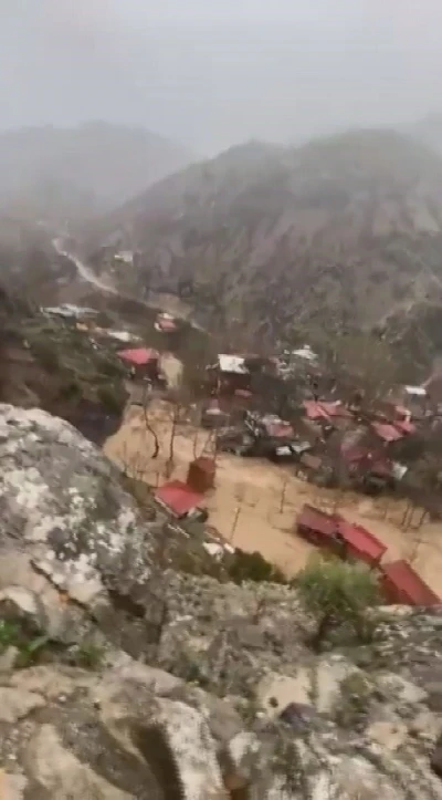 Kayseri&rsquo;de mahalle sel suları altında kaldı
