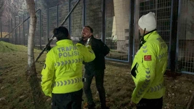 Kayseri&rsquo;de polisin &lsquo;dur&rsquo; ihtarına uymayarak, ka&ccedil;an alkoll&uuml; s&uuml;r&uuml;c&uuml; alkometreyi &uuml;flemek i&ccedil;in direndi
