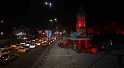 Kayseri&rsquo;de Ramazan, ışık ve renk ş&ouml;leni ile karşılandı
