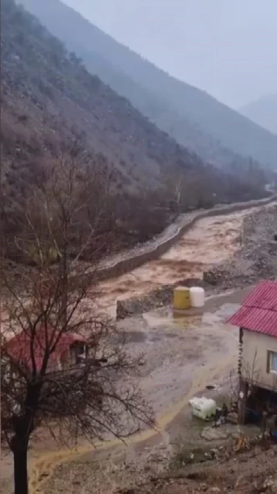 Kayseri&rsquo;de sağanak sele neden oldu
